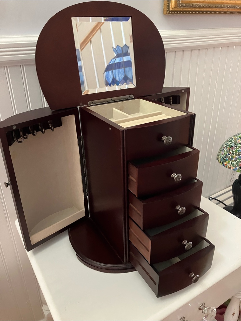 Beautiful Mahogany Tabletop Jewelry Armoire With Multiple Storage - Picture 11 of 13